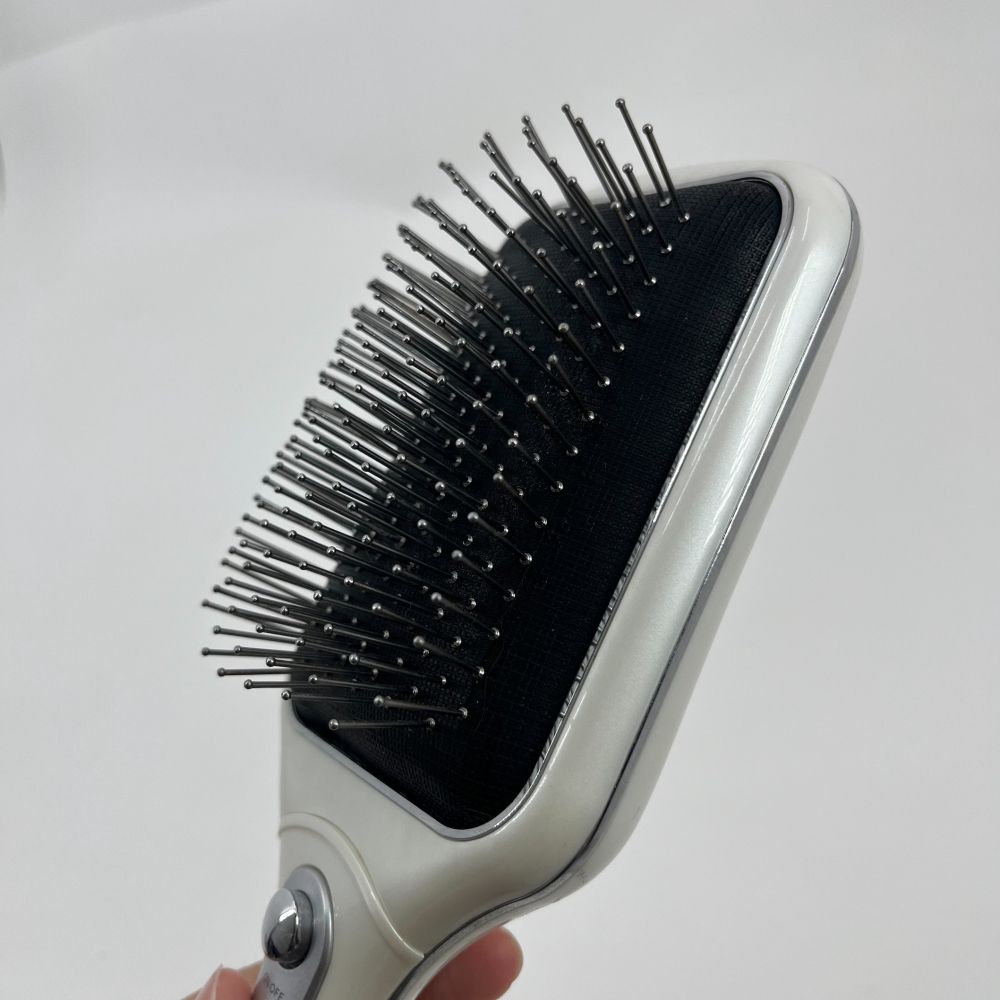 ❮二手❯ 日本 Bijouna 電動按摩梳 音波振動磁氣梳子 音波震動按摩梳 電動髮梳 KBE-2811 祛除頭髮靜電-細節圖3