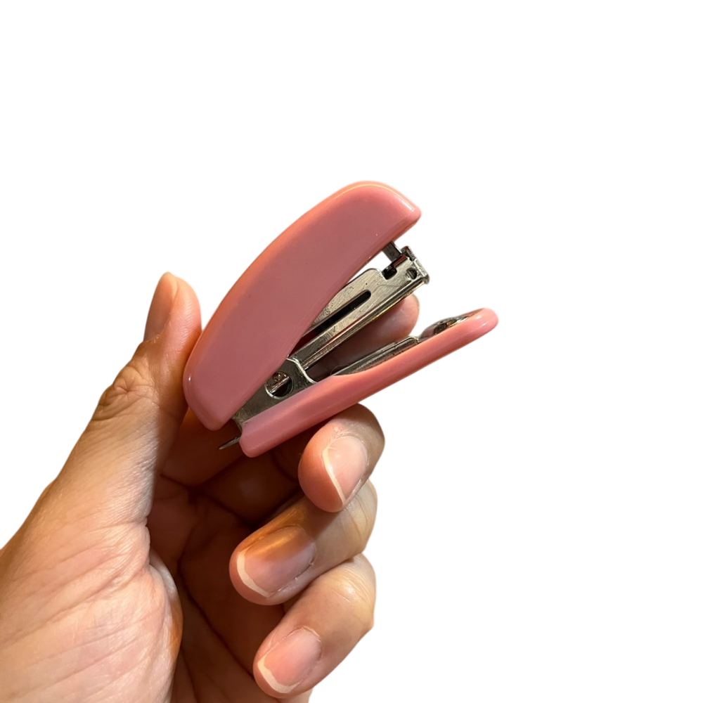 ❮二手❯ USE 簡約實用型釘書機 NO.10 一般釘書針專用 10號釘書機 隨身攜帶 小釘書機 釘書針 裝訂文件-細節圖4