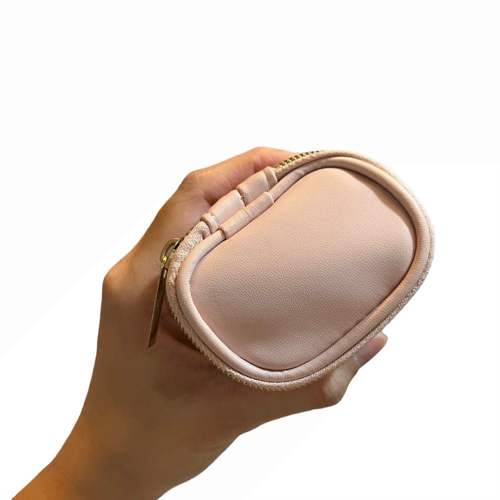 ❮近新❯ 日本 sweet 雜誌 附化妝品收納袋 化妝包 MARY QUANT 設計的 DAISY DOLL 軟袋-細節圖6