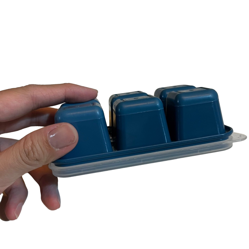 ❮近新❯ Fili 6格 附蓋 可堆疊迷你矽膠底製冰盒 好脫膜 小冰箱適用 冰磚 果汁 咖啡 冰塊盒-細節圖5