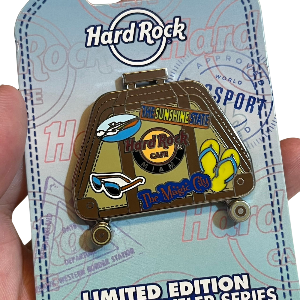 ❮全新❯ 美國 Hard Rock 路易斯維爾 硬石咖啡館 邁阿密門市帶回 全球旅行箱 輪子和手柄 別針 紀念品-細節圖3