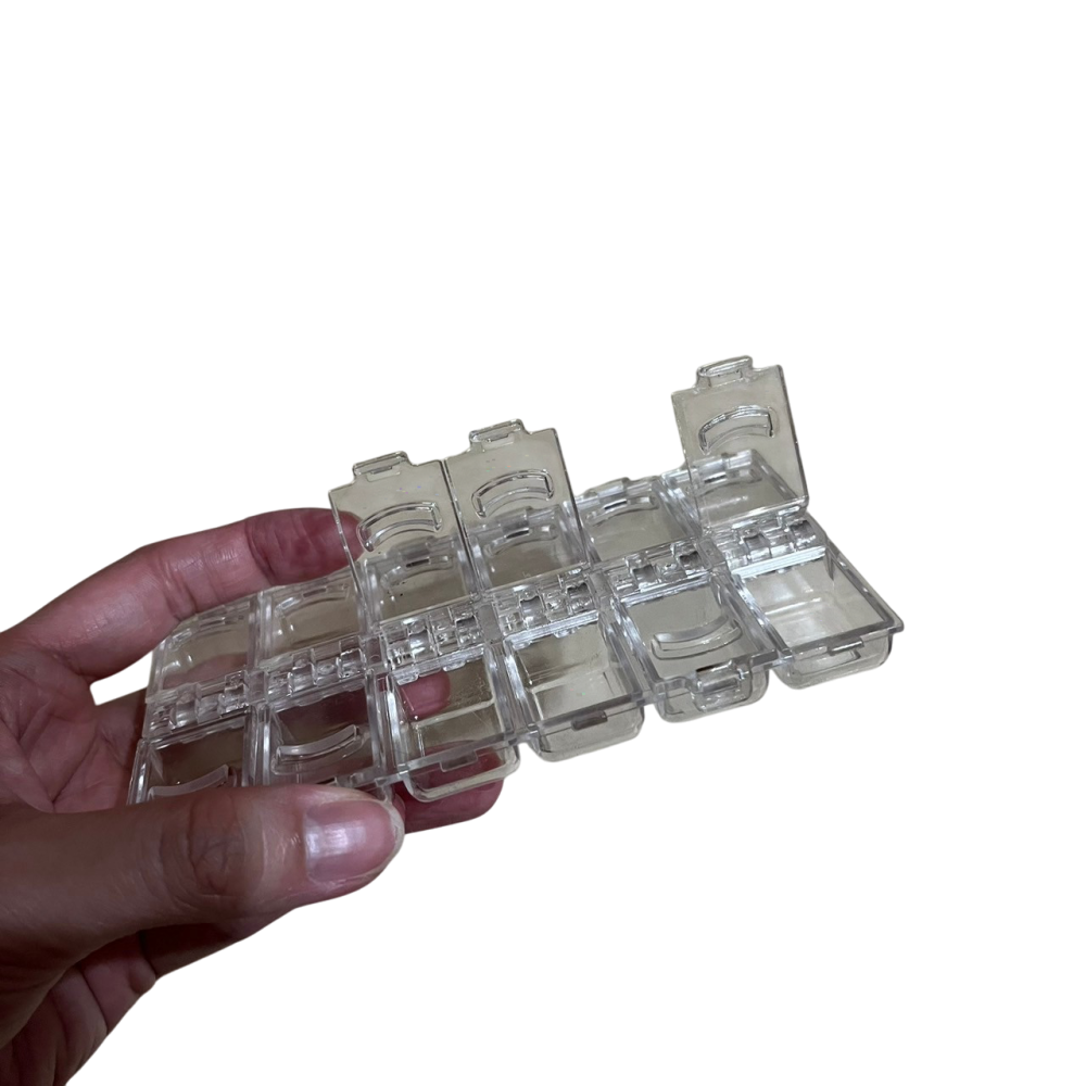 ❮二手❯ DIY 24格 裝飾工具 可拼接收納盒 美甲鑽 彩妝 美妝工具推薦 美甲工具 收納盒 置物盒-細節圖3