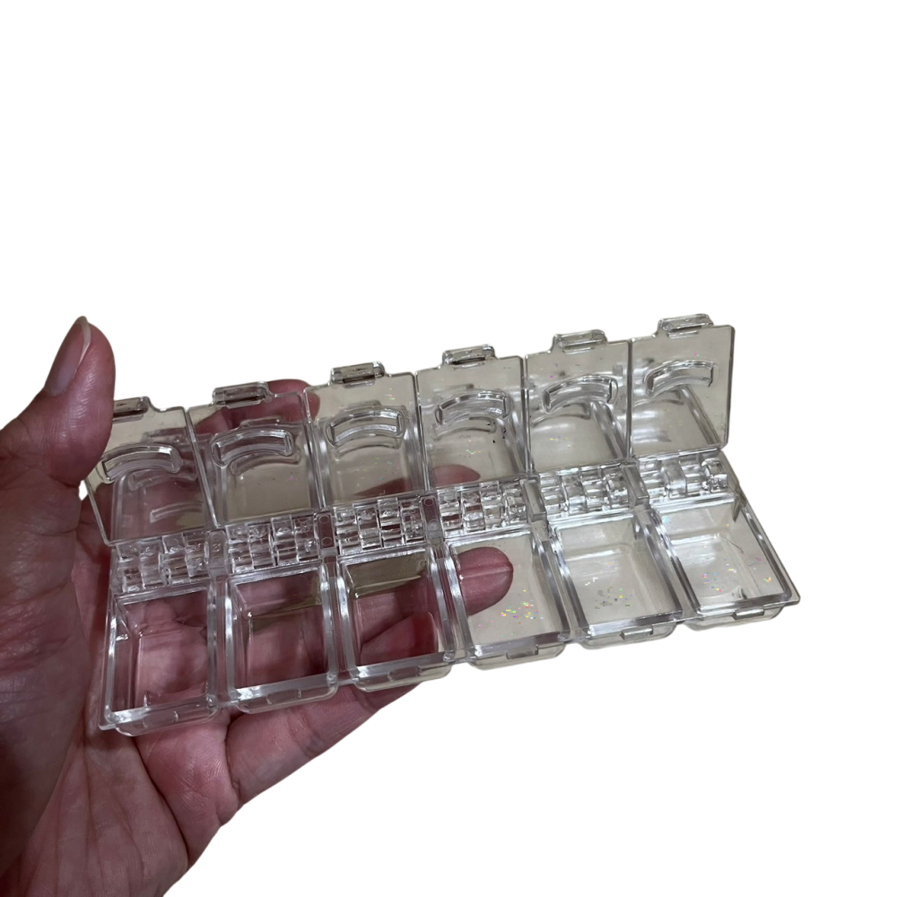 ❮二手❯ DIY 24格 裝飾工具 可拼接收納盒 美甲鑽 彩妝 美妝工具推薦 美甲工具 收納盒 置物盒-細節圖4