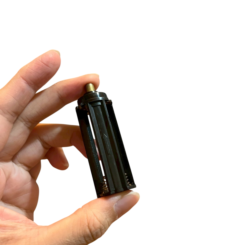 ❮二手❯ Universal 通用型 三節AAA串連電池盒 手燈電池盒/電池匣 4號電池*3 LED強光手電筒-細節圖3