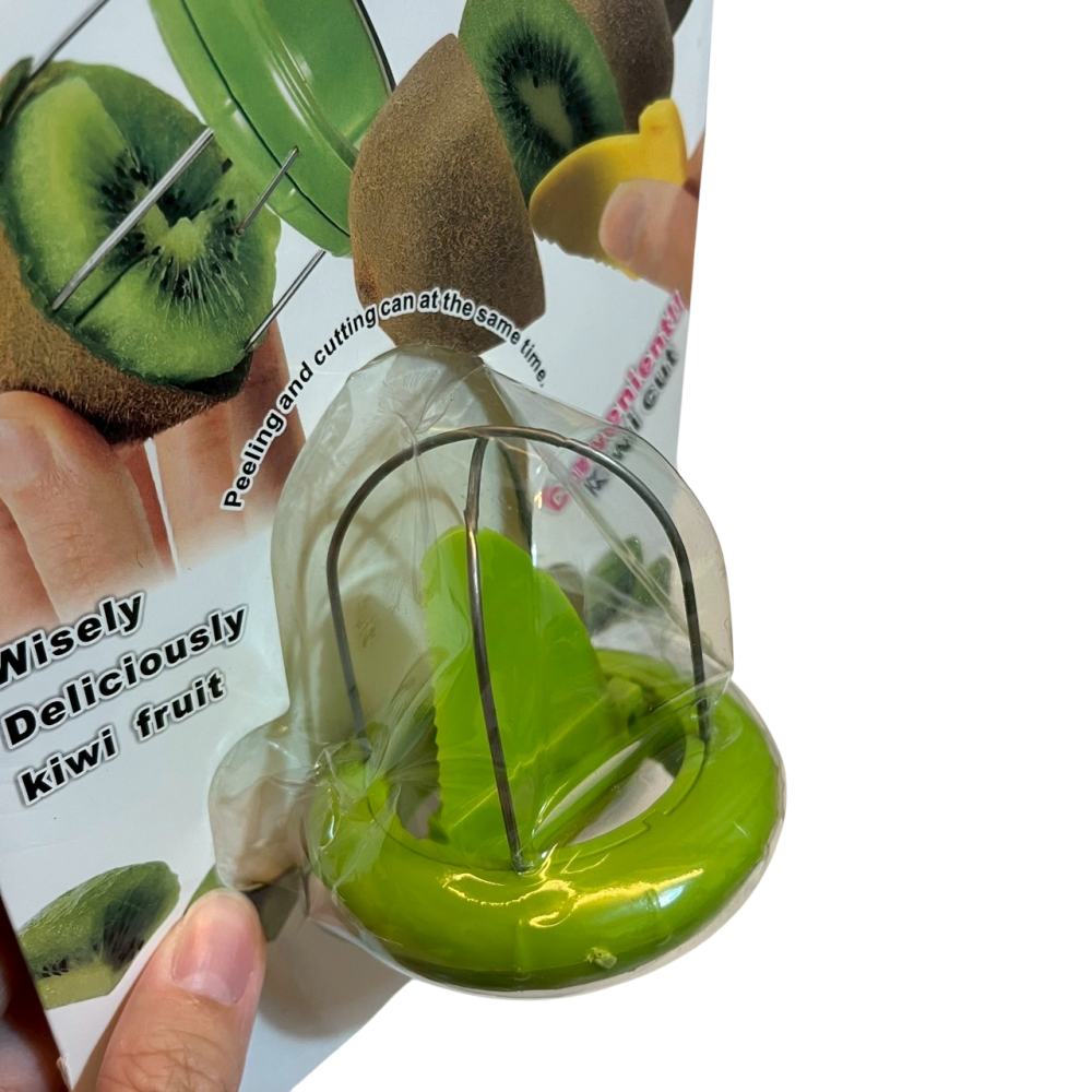 ❮全新❯ 日本 Kiwi Cut 奇異果 便利簡易切割器 ABS樹脂 不鏽鋼 7*7*6.5cm 刨刀 料理切菜機-細節圖2