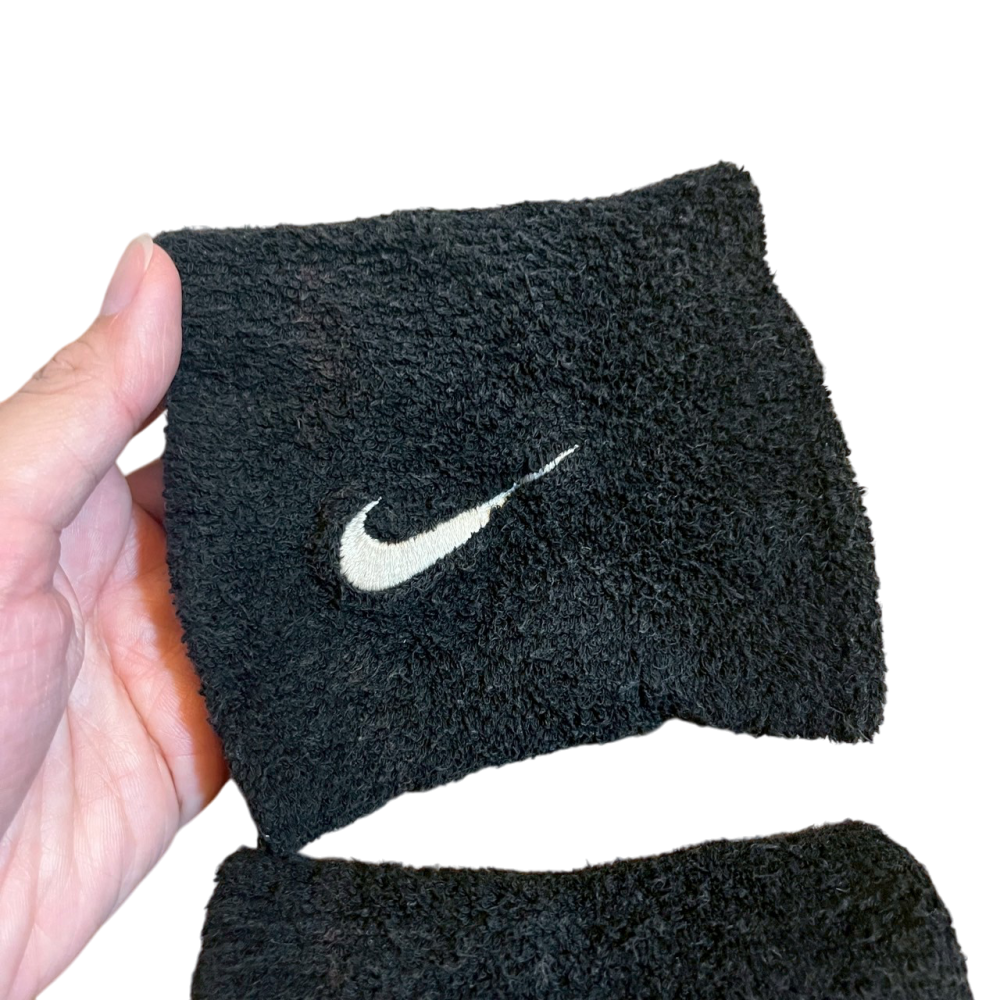 ❮二手❯ 美國 NIKE 耐吉 護腕 Swoosh 球鞋男女款 毛巾布 彈性 吸濕排汗 雙入 腳踝 手腕-細節圖2