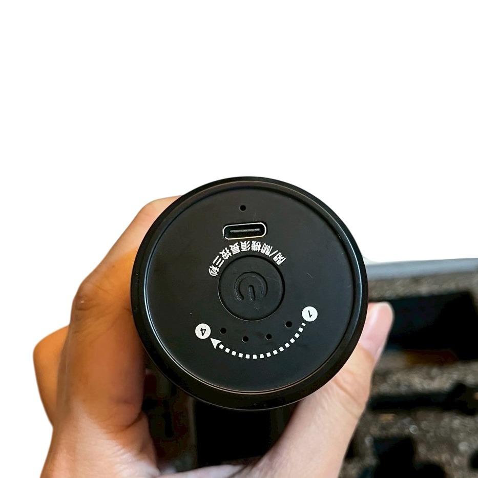 ❮二手❯ ORANGE IDEA 極速輕量筋膜槍 OI-MGN01 附多種按摩頭 收納袋 按摩槍 按摩器 肌肉放鬆-細節圖5