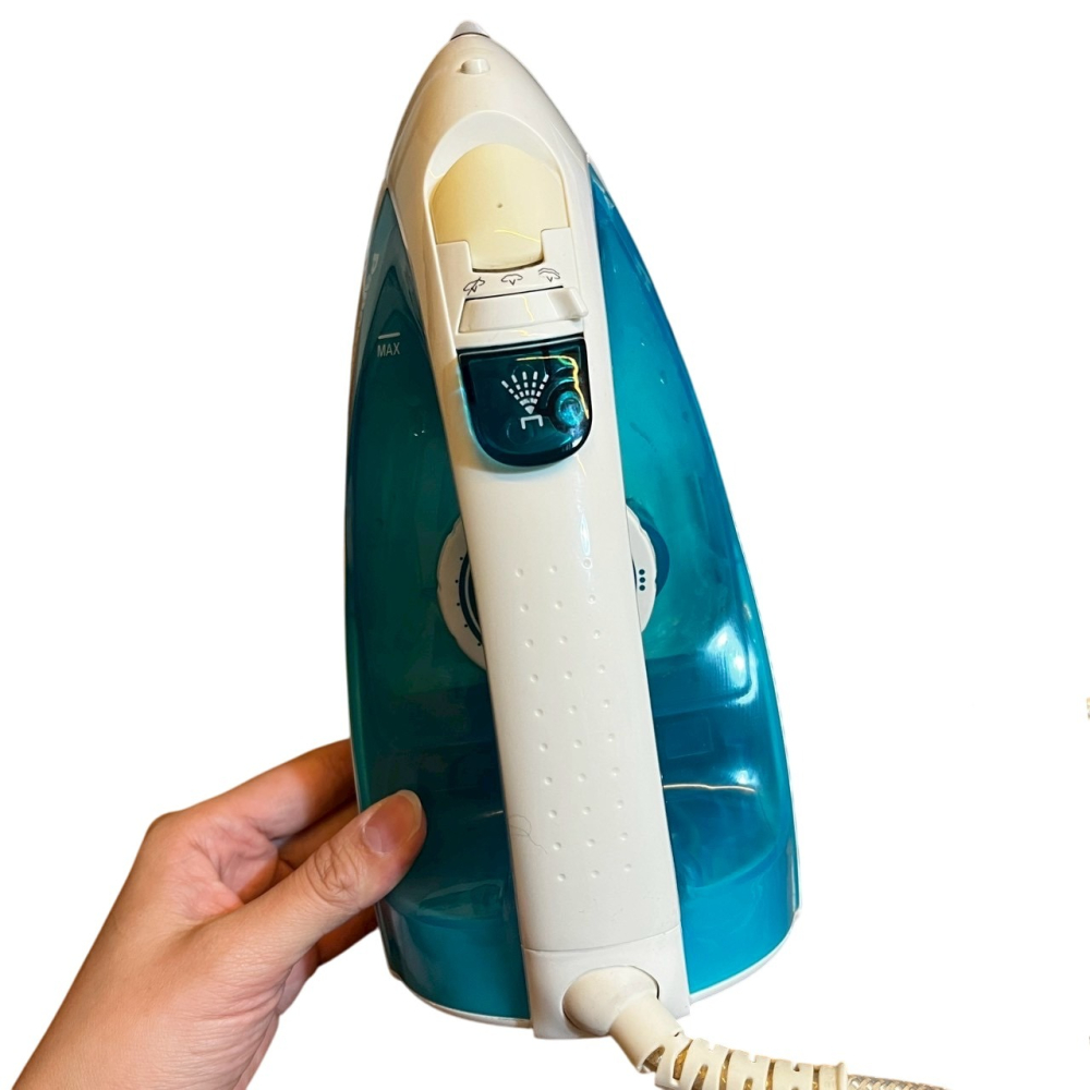 ❮二手❯ 日本 Panasonic 國際牌 NI-E250T 蒸氣/乾式電熨斗 採用U型底板 可均勻分配蒸氣 防鈣化系統-細節圖2