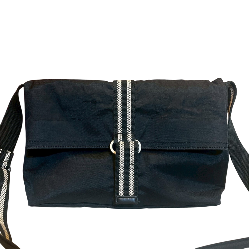 ❮二手❯ 日本 agnes b. 前衛兩折尼龍斜背包 Voyage 經典logo 尼龍斜背包 黑 基本斜背包-細節圖2