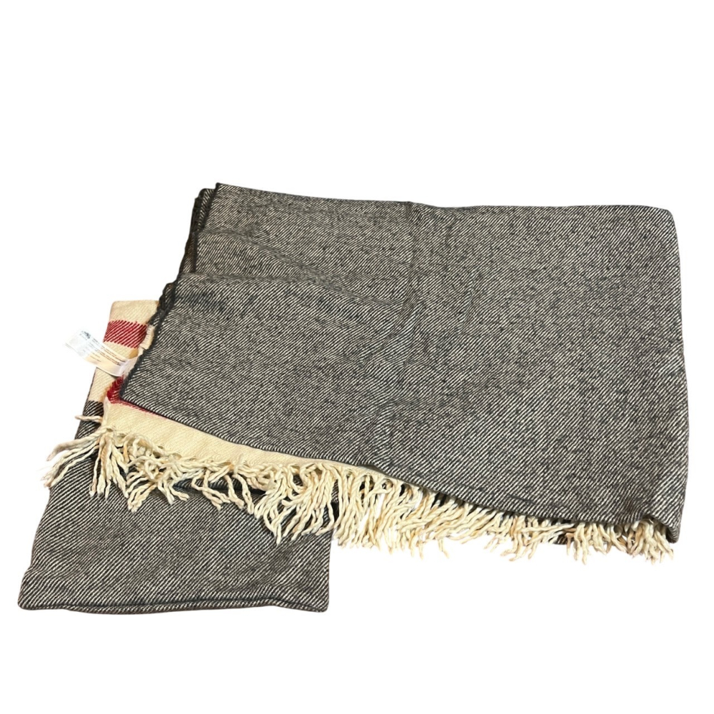 ❮近新❯ 加拿大 Roots 歐美旅行套組 毛毯 圍巾 抱枕套 披肩 飛行毯 小被子 毯子 加拿大帶回 航空過夜露營-細節圖5