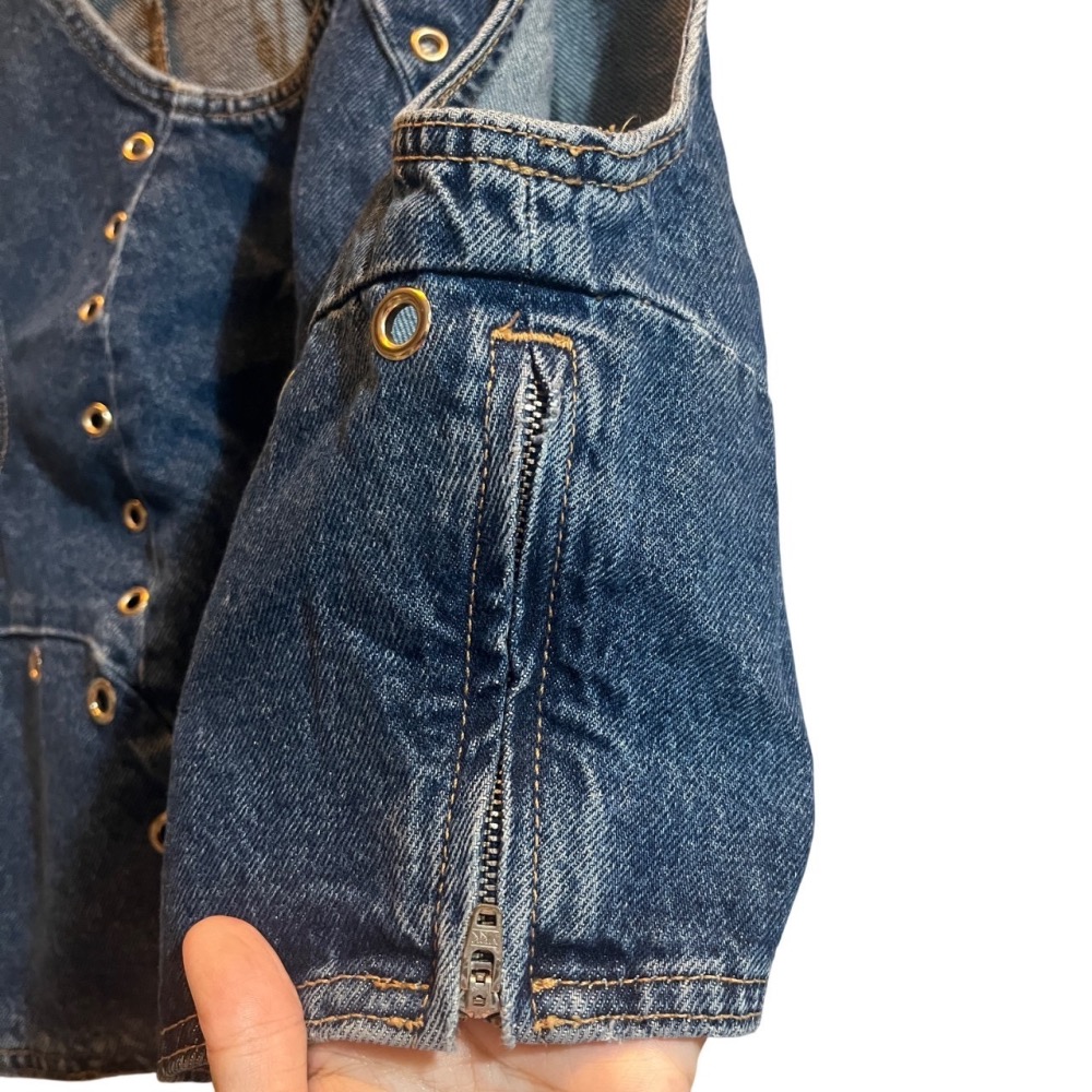❮全新❯ 西班牙 Zara 牛仔單寧背心 牛仔無袖上衣 無袖鏤空牛仔上衣 洗水牛仔短版上衣 背心 重機背心 穿搭-細節圖5