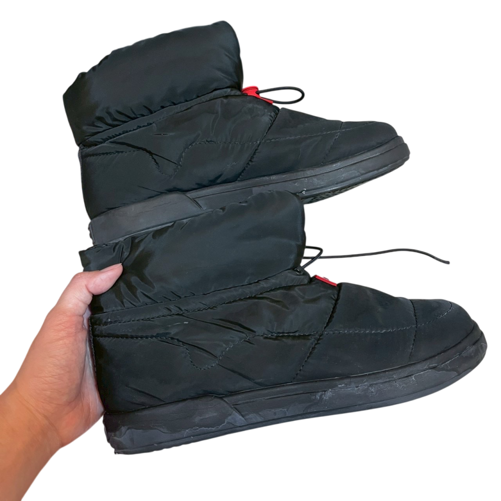 ❮二手❯ 英國 HUNTER In/Out 空氣感軟靴 黑 UK6 鋪棉短靴 雪靴 懶人鞋 輕量防寒 居家戶外專櫃正品-細節圖5