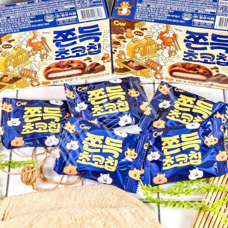 🦁獅賣特 【單包】韓國CW 巧克力年糕派 麻糬餅 麻糬巧克力派 巧克力豆 軟餅乾 單入20g-細節圖2