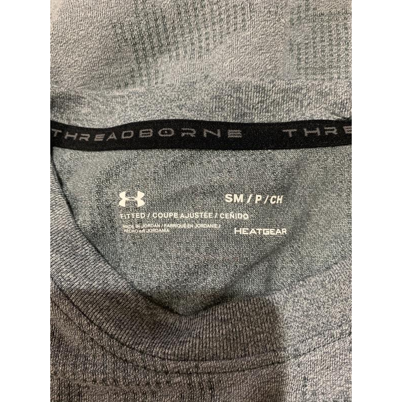 Under Armour 運動上衣灰色-細節圖3