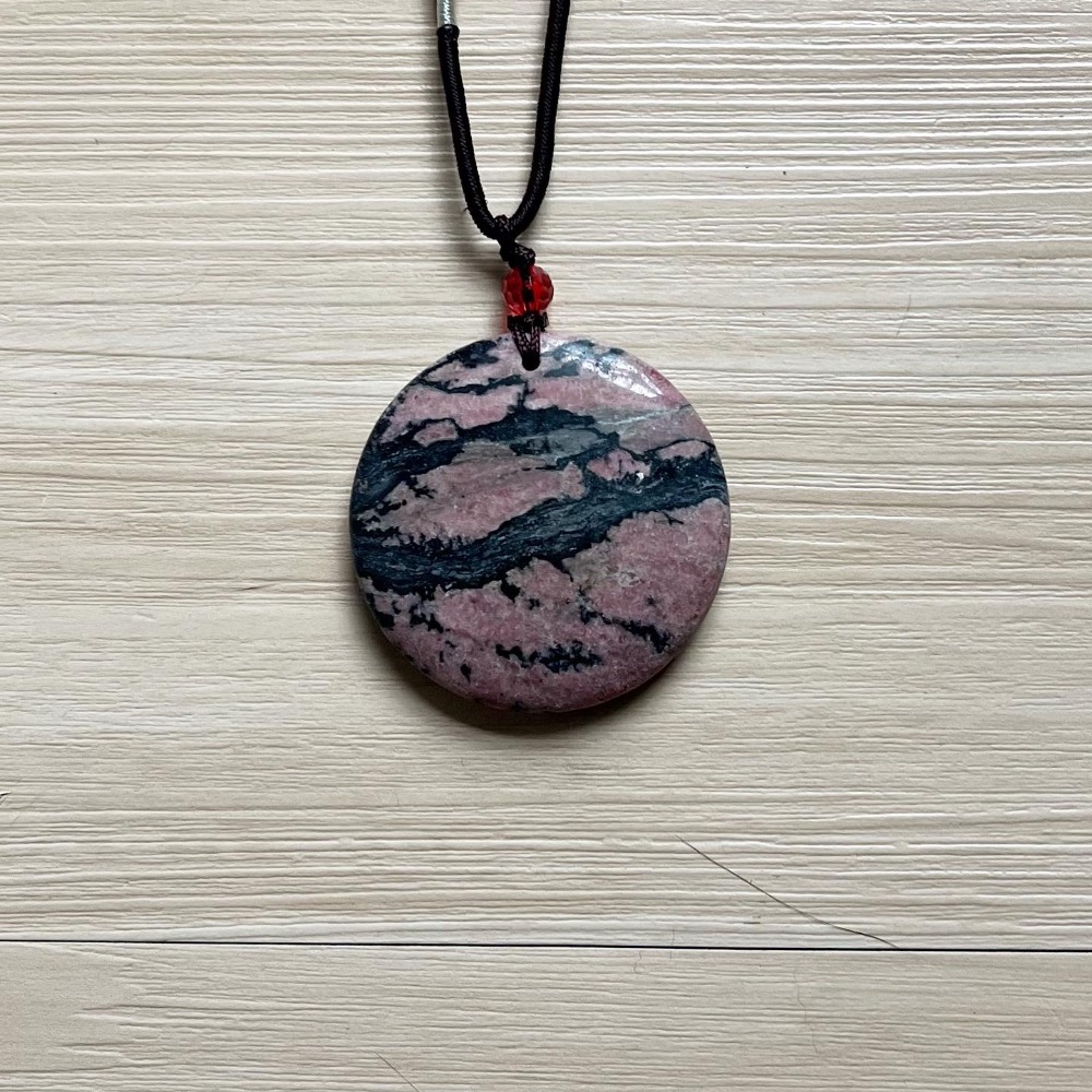 ㄅㄆㄇㄈ水晶寶寶工作室- 台灣玫瑰岩項鍊-山水畫系列-細節圖3