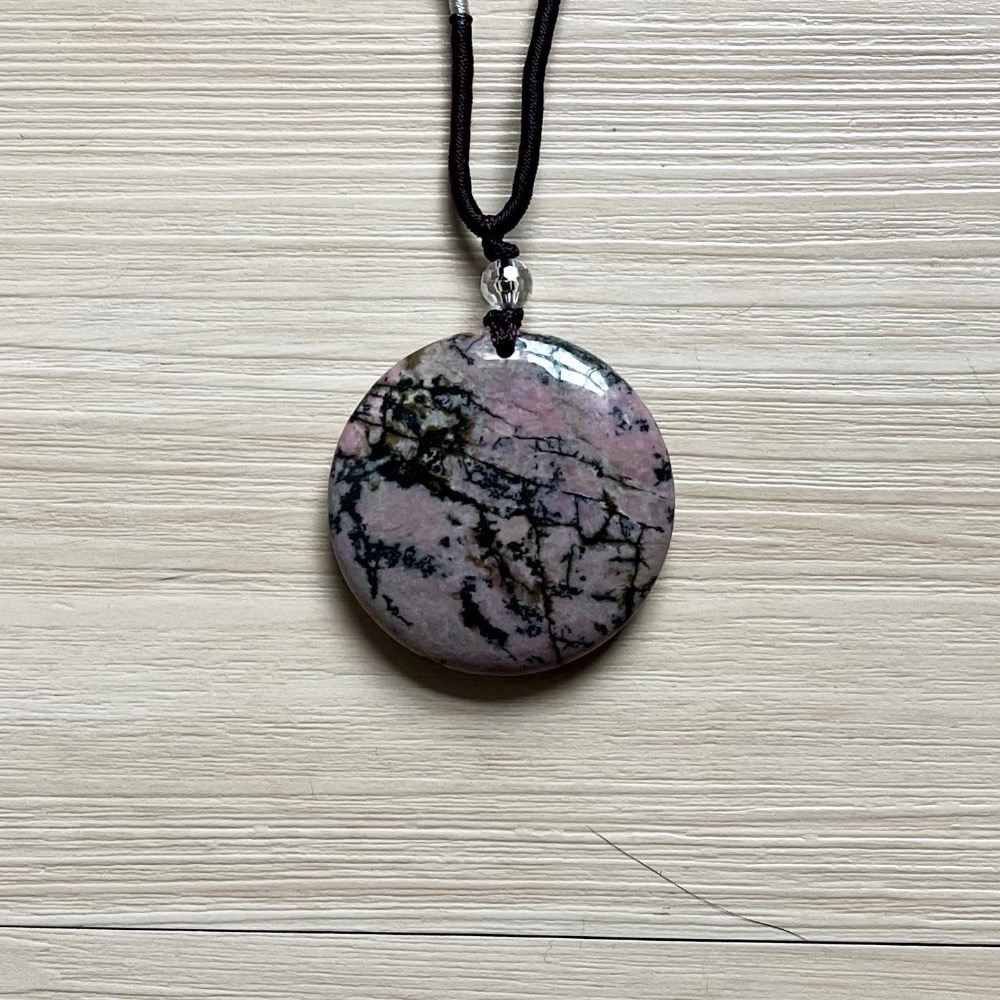 ㄅㄆㄇㄈ水晶寶寶工作室- 台灣玫瑰岩項鍊-山水畫系列-細節圖4