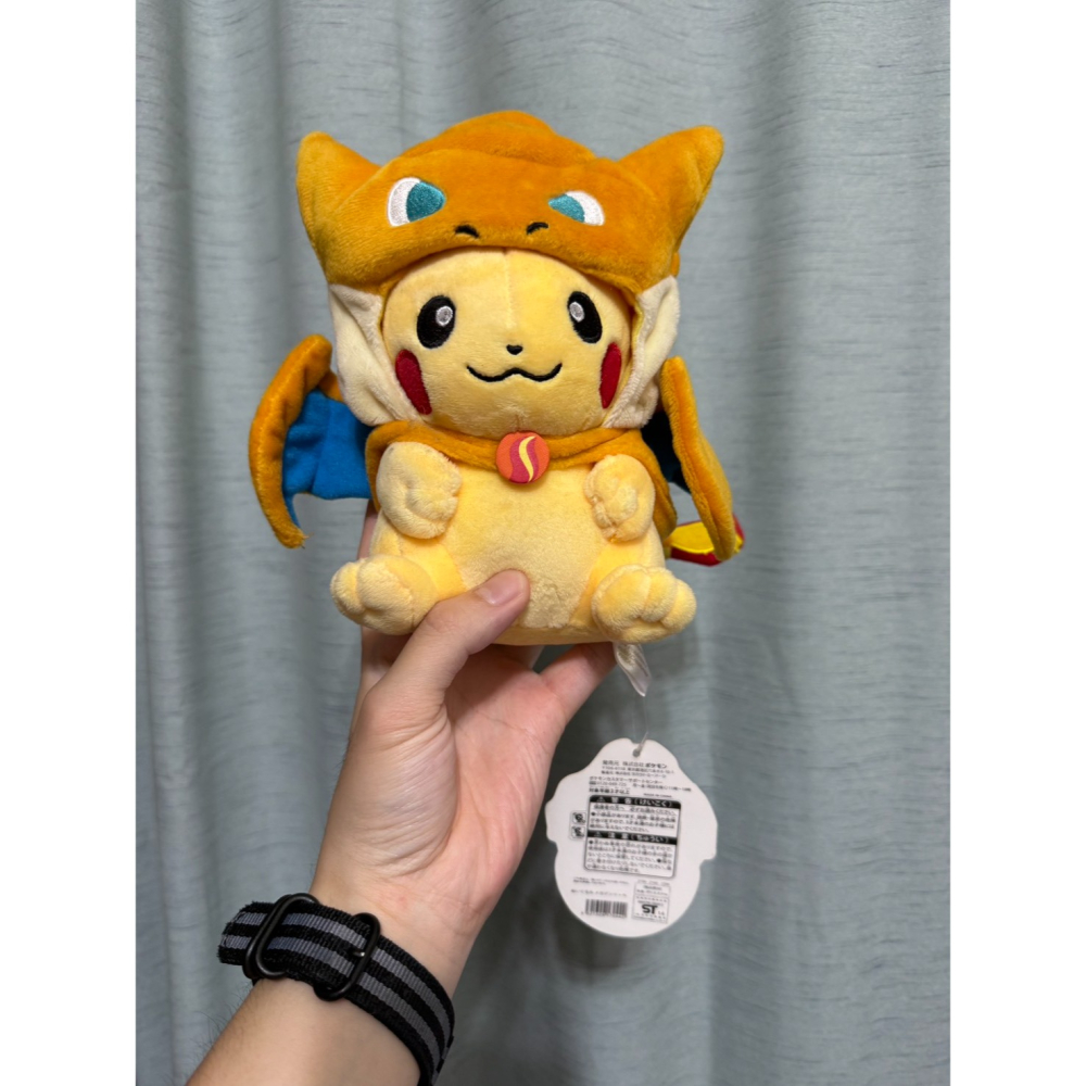 現貨 絕版 稀少 日本寶可夢中心 噴火龍Y皮卡丘娃娃 mega噴火龍皮卡丘娃娃 噴火龍娃娃 變裝皮卡丘娃娃 正版-細節圖3