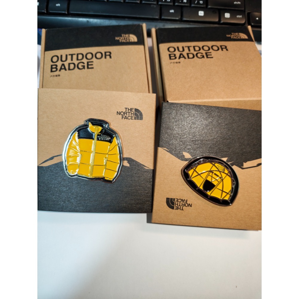 全新 正品 The North Face 北臉 TNF-HALFDORM 品牌珐瑯徽章*1 經典黃色羽絨外套款 帳棚款-規格圖1