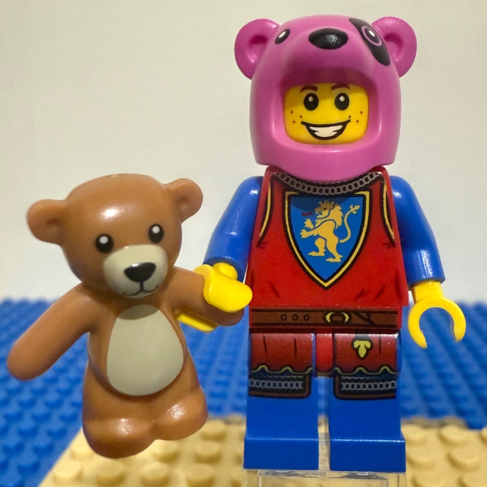 騎士裝扮粉紅熊