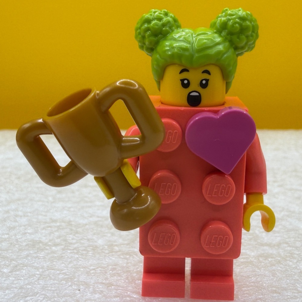 粉橘方塊人（綠色包子頭）