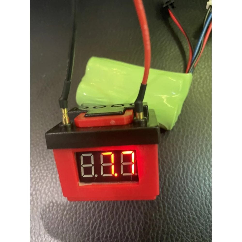 ✿AREA.TOY✿ D12 WPL 頑皮龍 仿真電瓶 電壓顯示 低壓報警器-細節圖2