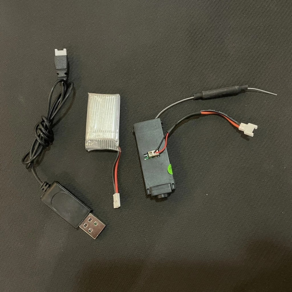 ✿AREA.TOY✿ D12 WPL 頑皮龍  鈴木小貨車 Wifi 攝像頭 套裝 可連接手機 附電池 充電器-細節圖2