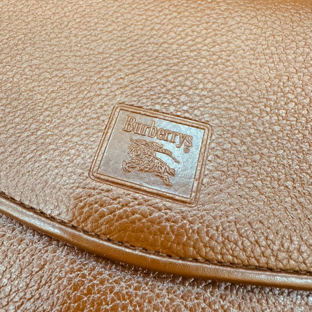 （近新）👝Burberrys vintage騎士標棕色內格紋斜背包-細節圖2