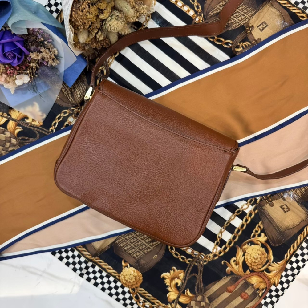 （近新）👝Burberrys vintage騎士標棕色內格紋斜背包-細節圖3