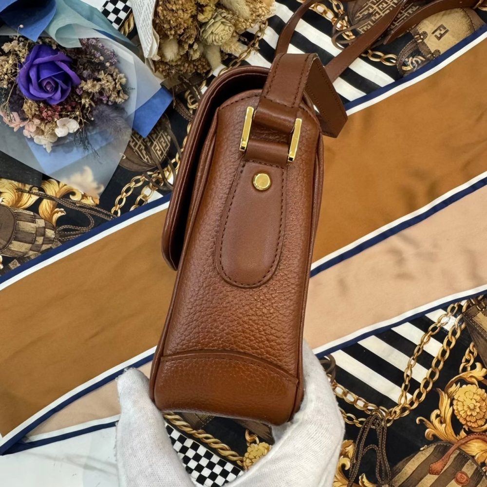 （近新）👝Burberrys vintage騎士標棕色內格紋斜背包-細節圖4