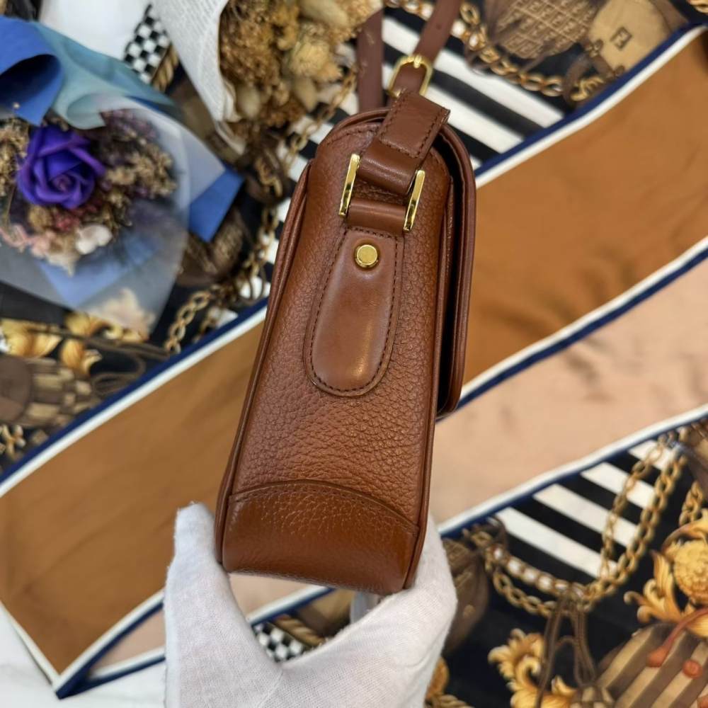 （近新）👝Burberrys vintage騎士標棕色內格紋斜背包-細節圖5