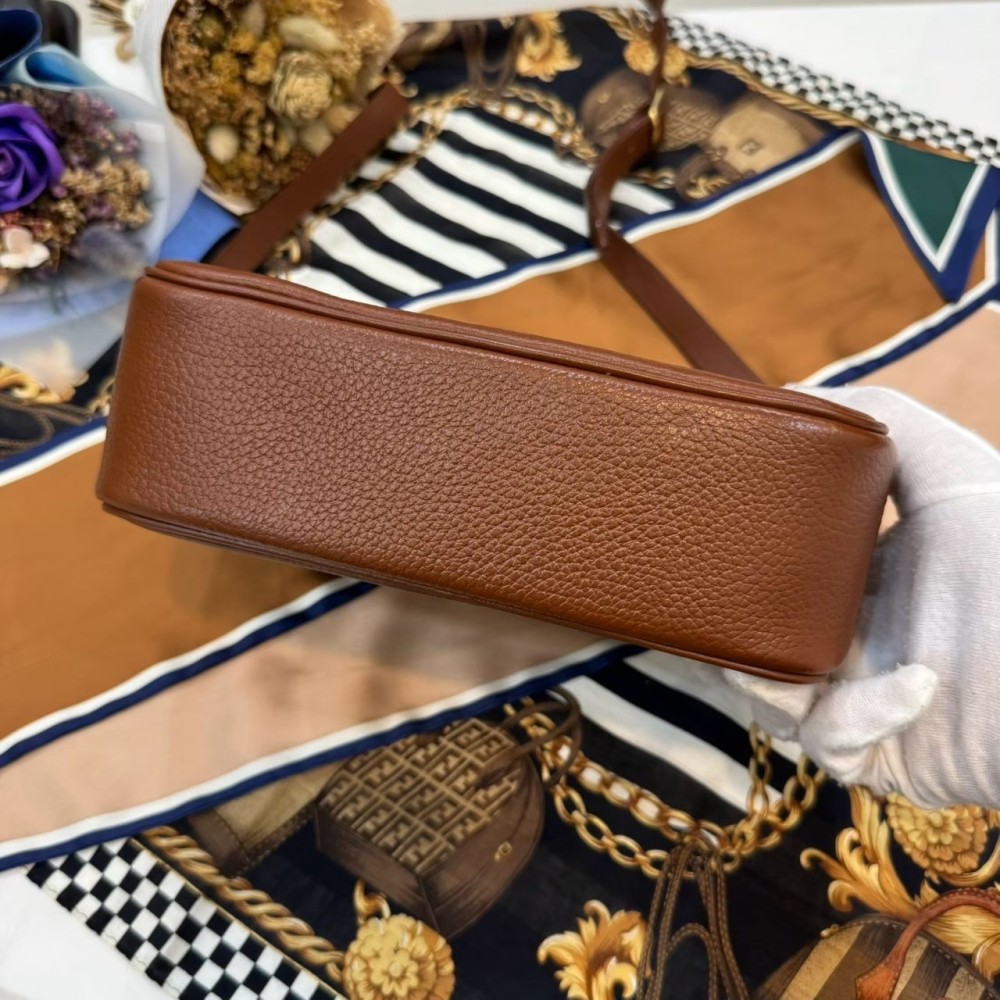 （近新）👝Burberrys vintage騎士標棕色內格紋斜背包-細節圖6