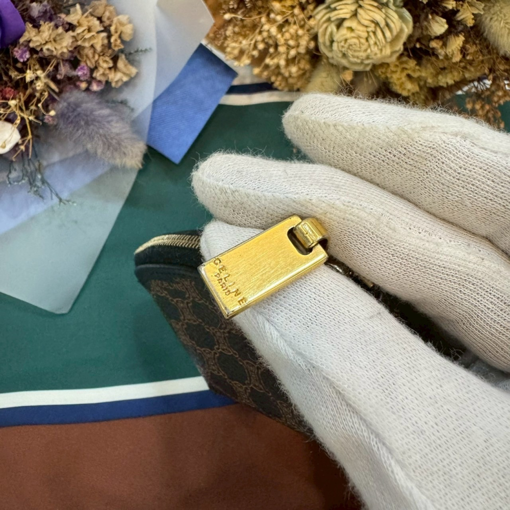 👝【稀有款｜CELINE 黑花Triomphe零錢包】-細節圖6