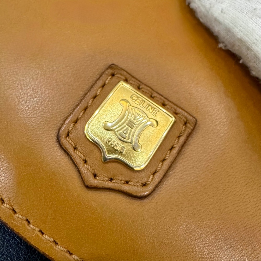 👝【極稀有｜Celine 凱旋徽章黑棕拼色馬鞍包】-細節圖2