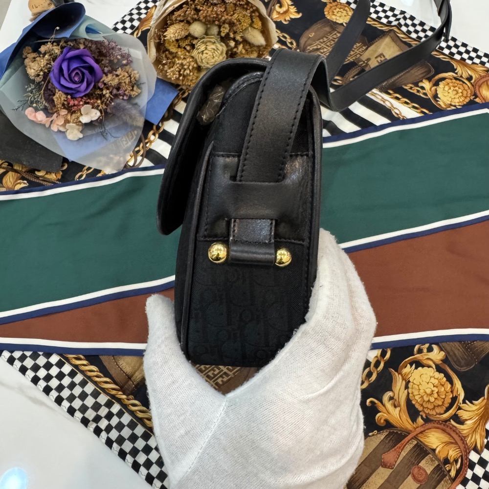 👜【近新｜Dior 黑金暗紋老花馬鞍包】-細節圖4
