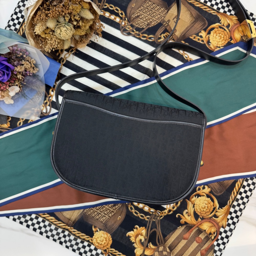 👜【近新｜Dior 黑金暗紋老花馬鞍包】-細節圖6