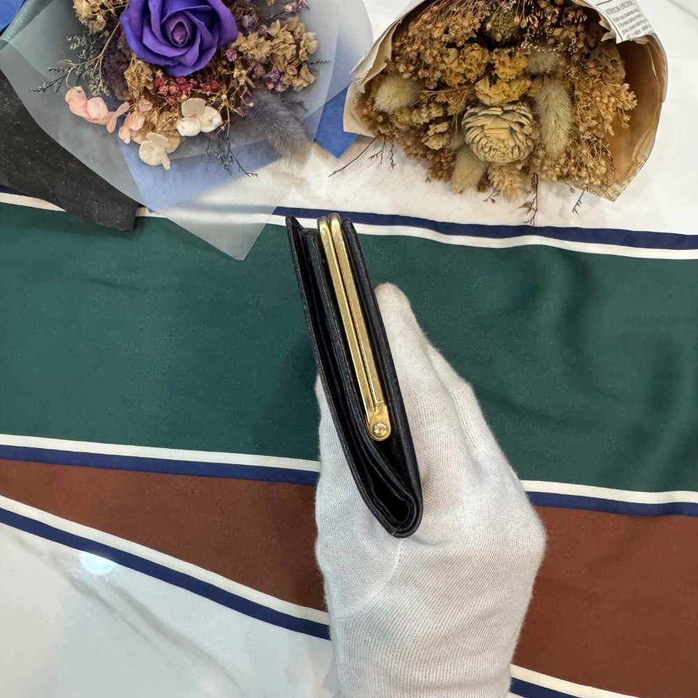 👝【Givenchy紀梵希黑金口金短夾】-細節圖4