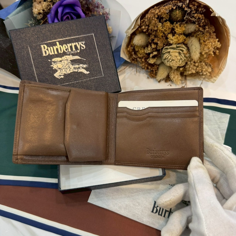 👝【全新大全配｜Burberrys經典騎士標雙折牛皮短夾】-細節圖2
