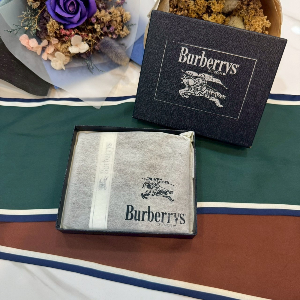 👝【全新大全配｜Burberrys經典騎士標雙折牛皮短夾】-細節圖10