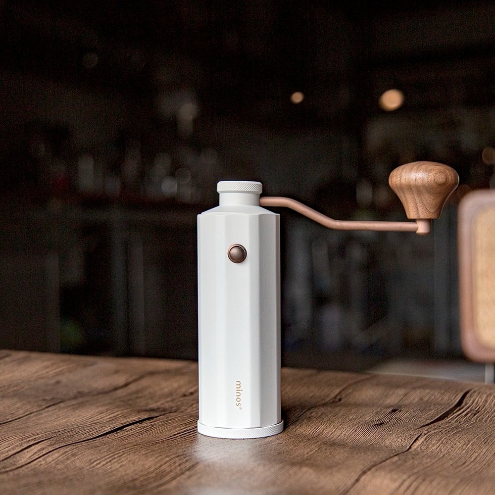 【沐湛咖啡】minos手搖磨豆機 中階手磨新選擇 黑金/白金新色 雙軸承外調式 不銹鋼刀盤-細節圖3