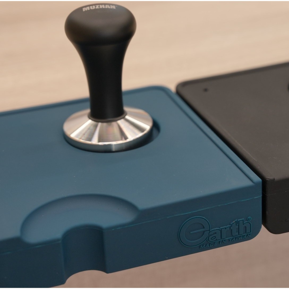 【沐湛咖啡】 台灣製造無毒矽膠 填壓墊 止滑墊 吧檯填壓專用 轉角墊 可放填壓器 義式咖啡機-細節圖4