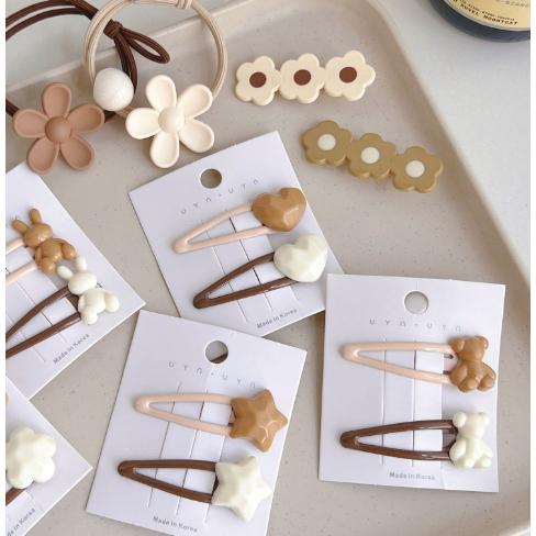 客秋皮～韓版 小熊 小兔子 小花 愛心 質感米咖色系 ins 少女 女孩童 綁馬尾 丸子頭 髮圈 髮束 側邊夾 瀏海夾-細節圖3
