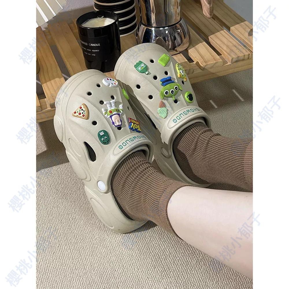 【現貨速發】2023新款 洞洞鞋女夏外穿踩屎感可愛卡通情侶 增高厚底兩穿涼拖鞋男-細節圖8