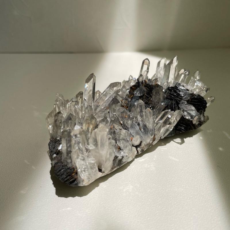 鏡鐵礦 共生透亮白水晶 收藏等級 原礦 黑玫瑰原礦 礦物 水晶-細節圖7