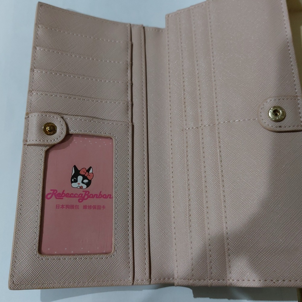 Rebecca Bonbon日本狗頭包致愛麗絲初戀粉蓋扣兩折長夾皮夾手拿包 RB16-0909P 女用粉長夾-細節圖3