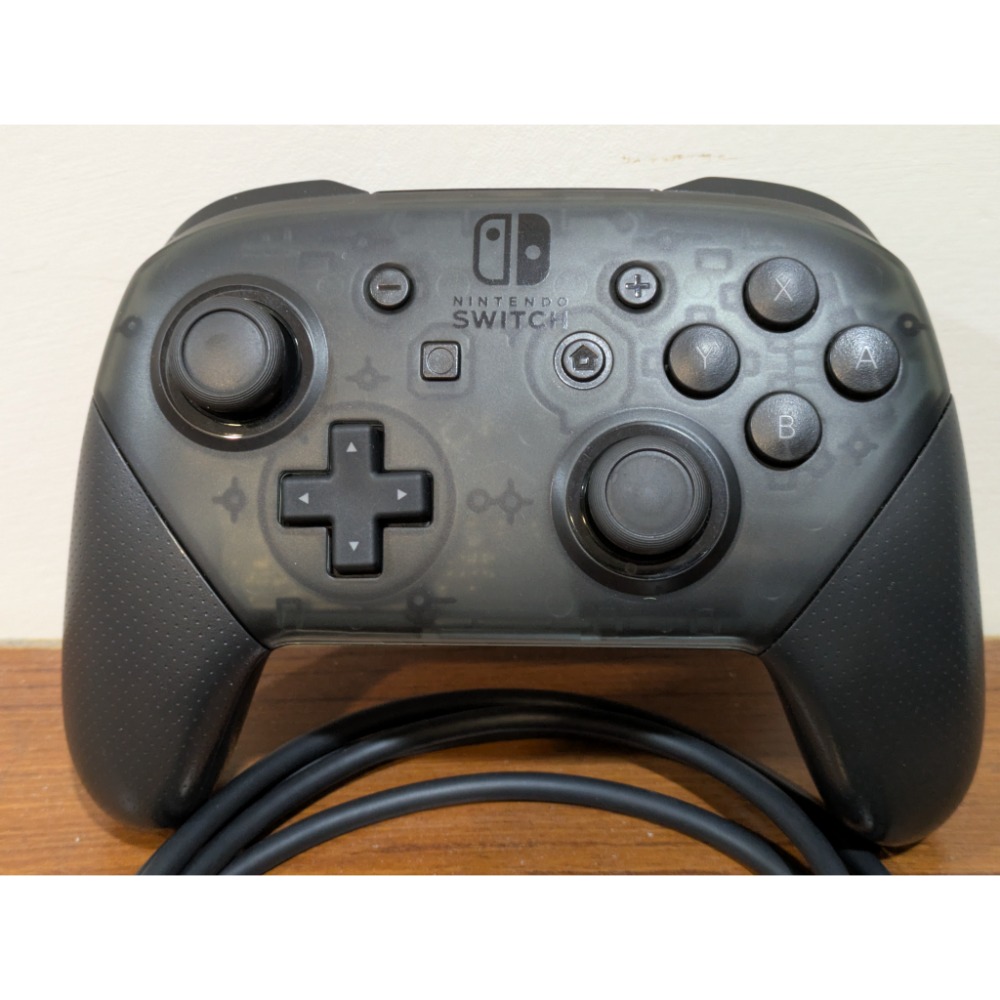 可領券 Nintendo switch 原廠 pro手把 + 線（一代）無盒-細節圖2