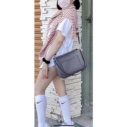 ￼（現貨5色）🎀SHINYTON 復古三層大容量側背包🎀多層包、側背包、手提包、肩背包、附織帶包、大容量側背包-細節圖7