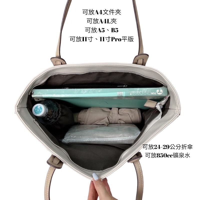 ￼現貨（4色）🎀SHINYTON 仿牛皮紋大方包🎀斜背包、側背包、大方包、肩背包、軟大包、手提包-細節圖8