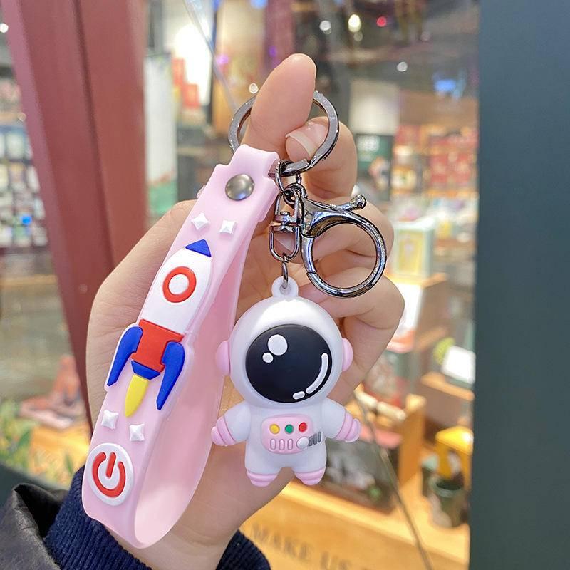 🔥台灣現貨🔥太空人鑰匙圈 太空人吊飾 宇航員鑰匙扣 公仔 包包吊飾 學生 禮物 獎品 文具用品507-016青採麥-細節圖3