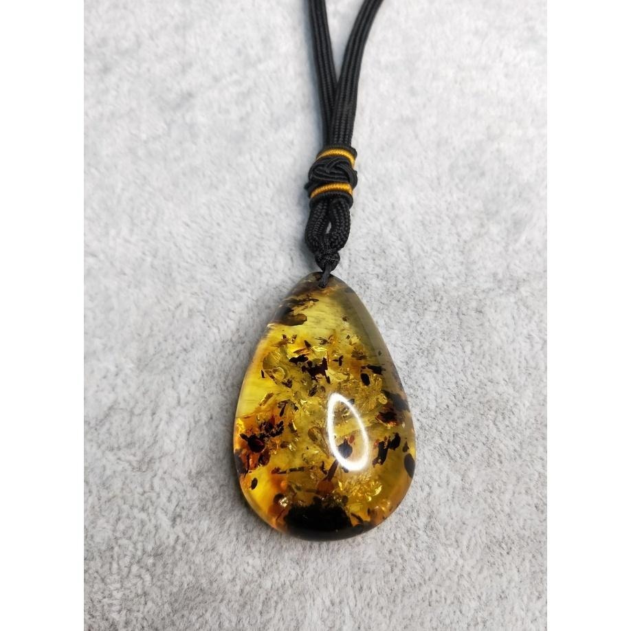 (現貨) 天然波羅的海琥珀蜜蠟意境珀水滴吊墜 植物冰片琥珀手把件 非二代 非塑料 非壓制-細節圖5