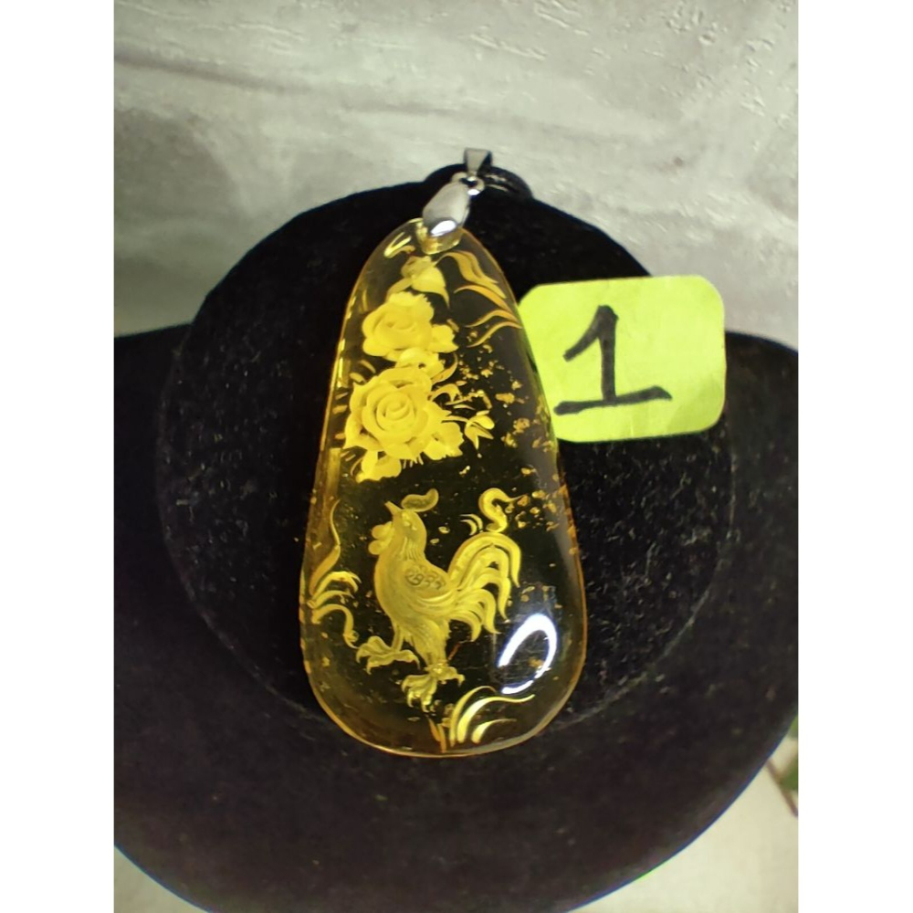 (現貨) 天然波羅的海琥珀蜜蠟吊墜 陰雕琥珀吊墜 金雞牡丹不動明王金珀雕刻件吊墜 非二代 非塑料 非壓制-細節圖4